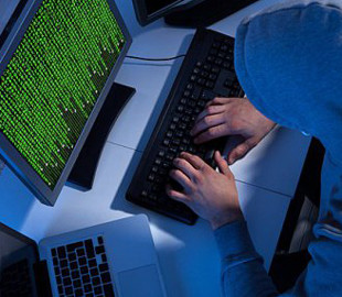 Киберполиция поймала хакера, который списывал и добавлял украинцам долги по ЖКХ