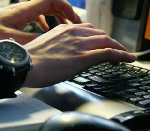 У Києві судитимуть експравоохоронця, який збував інформацію із закритих реєстрів