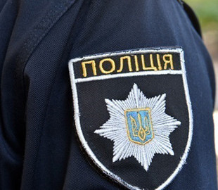 Киевские копы предотвратили попытку самоубийства девушки, которая транслировала свои действия в соцсети