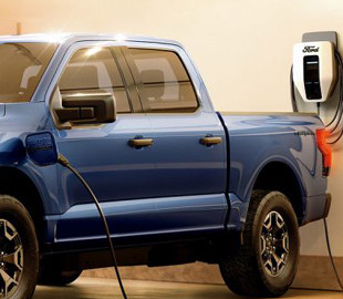 Новая технология зарядки Ford позволит электрокарам быстро «заправляться», как авто с бензбаками