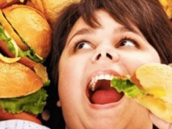 Медики назвали три причини їсти якнайповільніше