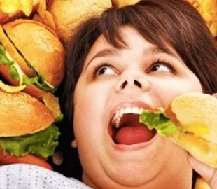 Медики назвали три причини їсти якнайповільніше