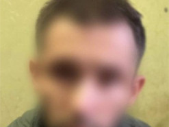 У Києві педофіл зґвалтував 7-річну доньку знайомих та все це зафільмував: як його покарають