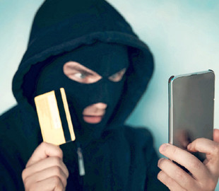 Поліцейські викрили парубка у крадіжці з чужого рахунку близько 30 тисяч гривень