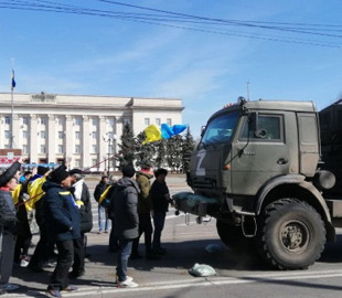 Загарбники заявляють про запуск у Херсоні російського інтернету і перевозять до міста свої сім'ї