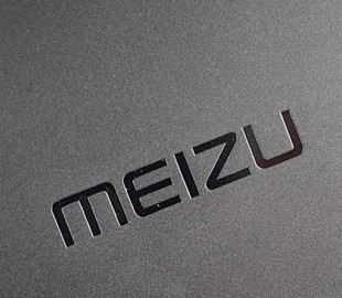 Meizu запатентовала новый смартфон с дополнительным экраном на задней панели