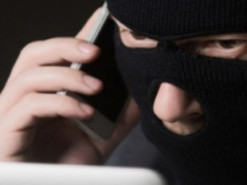 «Ваша внучка попала в ДТП, нужны деньги на лечение»: на Харьковщине орудуют мошенники