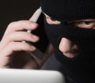 «Ваша внучка попала в ДТП, нужны деньги на лечение»: на Харьковщине орудуют мошенники