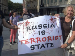 На мітингу в Таллінні закликали визнати росію державою-терористкою