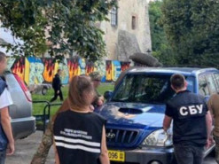 Продавали авто для потреб ЗСУ: у Львові викрито двох псевдоволонтерів