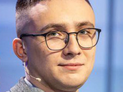 Twitter неожиданно удалил аккаунт Стерненко после того, как он стал активно писать о российской агрессии