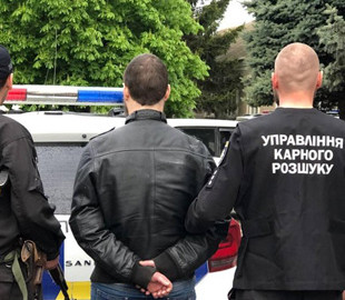 На Одещині чоловік торгував фейковим пальним та військовою амуніцією