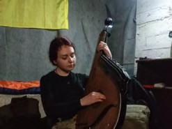 Наша "Пташка": что удалось узнать о поющей девушке-военной со знаменитого фото из "Азовстали"