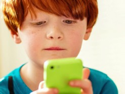 В Калифорнии школьникам хотят запретить смартфоны