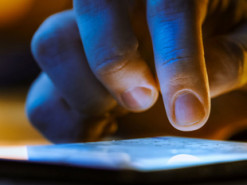 iPhone будет уведомлять пользователя о неоригинальных деталях