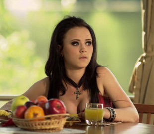 Зірка "Сватів" Анна Кошмал відмовилася зніматися в продовженні серіалу та будь-яких російських проєктах