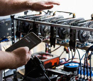 Японец собрал майнинг-ферму в общежитии