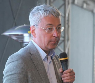 Книги, концерти і не тільки: Ткаченко закликає витратити тисячу для вакцинованих на «прекрасне»