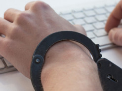 Мужчине грозит 10 лет тюрьмы за распространение детской порнографии