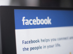 Facebook зняв галочку верифікації зі сторінки Аксьонова