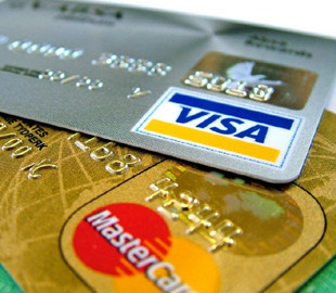 В РФ через интернет продают карты Visa и Mastercard с доставкой из-за границы