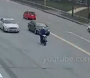 Погоня полиции за курьером в Киеве превратилась в музыкальную трагикомедию