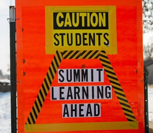 Канадцы выступили против школьной программы от Марка Цукерберга