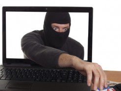 Чоловік перерахував шахраю 12 тисяч гривень за неіснуючі мобільні телефони