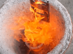 Samsung Galaxy S24 Ultra за $1300 розплавили вогнем: чим відрізняється від iPhone 15