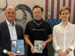 Ілон Маск зустрівся з онуком і правнуком Сергія Корольова — українського інженера, яким Маск захоплюється