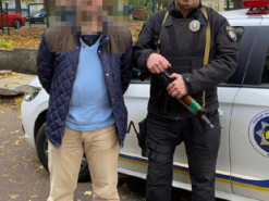 У Києві оголосили про підозру чоловіку, який вчиняв домашнє насильство відносно батьків