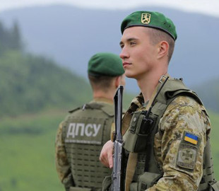 Чоловіки зможуть виїжджати за кордон під заставу: як працюватиме програма єВідрядження