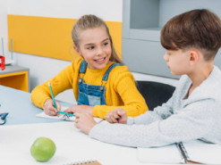 Телефонний друг. Як працює гаряча лінія підтримки для дітей,сімей та соцпрацівників