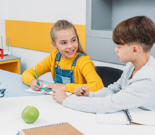 Телефонний друг. Як працює гаряча лінія підтримки для дітей,сімей та соцпрацівників