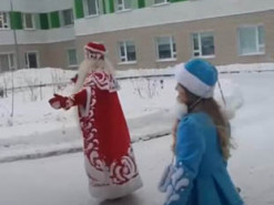 Российский "Первый канал" подарил больным детям на Новый год пустые коробки