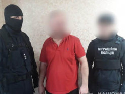 Сотни украинских заробитчан стали жертвами мошенников: их "развели" с помощью двух схем