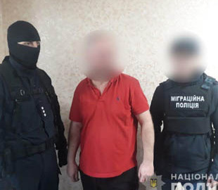 Сотни украинских заробитчан стали жертвами мошенников: их "развели" с помощью двух схем