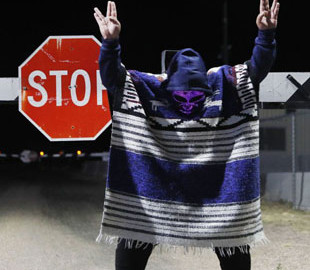 Штурм "зоны 51" в США: полиция арестовала трех искателей НЛО и инопланетян