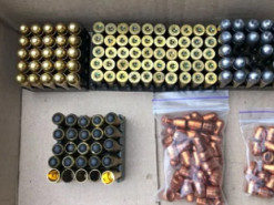 Чоловік через інтернет продавав боєприпаси