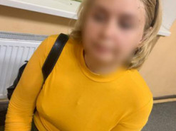 В Днепре задержали женщину, которая фотографировала передвижение техники ВСУ