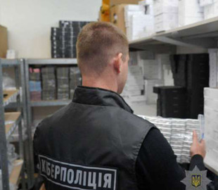 Кияни організували Інтернет-торгівлю підробленими смартфонами