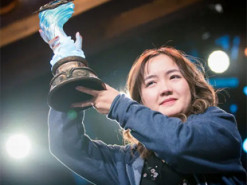 Женщина впервые победила на чемпионате по компьютерной игре Hearthstone