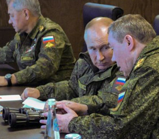 путін боїться військового перевороту і відмінив усі наради з військовими, — журналіст