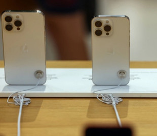 Apple прекратит продажи и ограничит свои сервисы в России