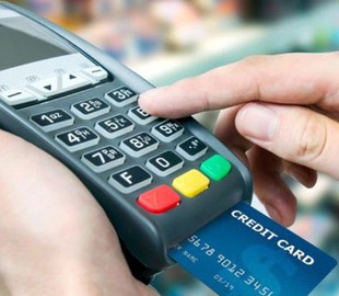 Измаильские полицейские задержали жителя города, который рассчитывался в магазинах чужой банковской картой