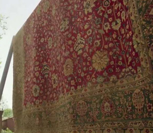 Звуки по всей округе: в Днепре во время тревоги выбивают ковры