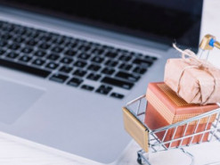 Онлайн-продажі. Податкова знайшла 11 тисяч українців, які приймали оплати на власні рахунки: які штрафи