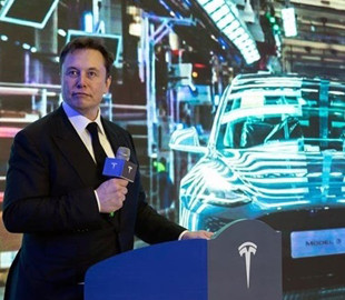 Tesla утроила страховые выплаты Маску