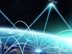 SpaceX запускает спутники с лазерами для молниеносного Интернета Starlink на всей Земле