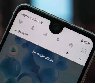 Дисплейная выемка в форме капли или козырька: что лучше?